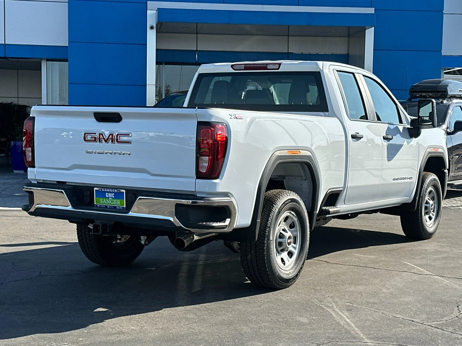 New 2026 Summit White GMC Pro image 4
