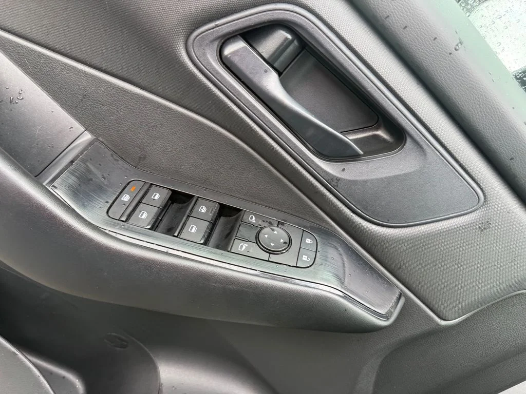 Used 2024 Silver Nissan S image 7