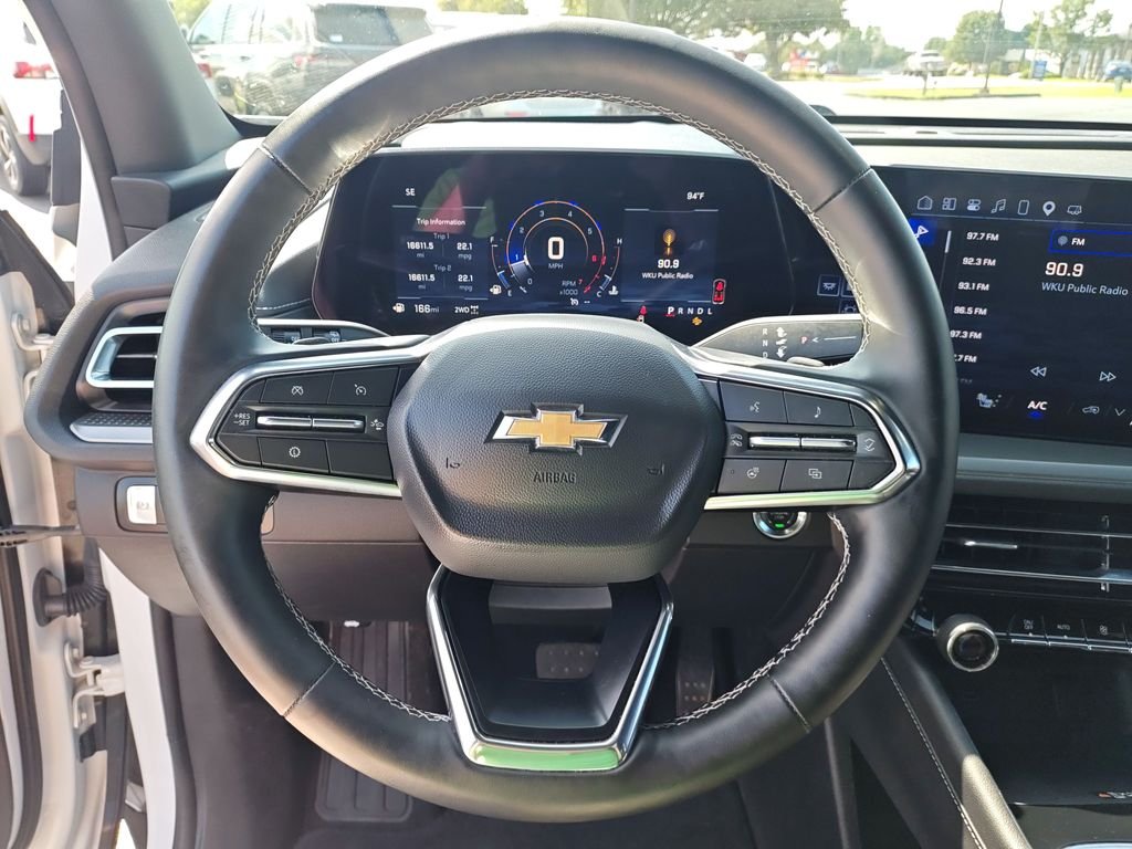 Used 2025 White Chevrolet LT image 17