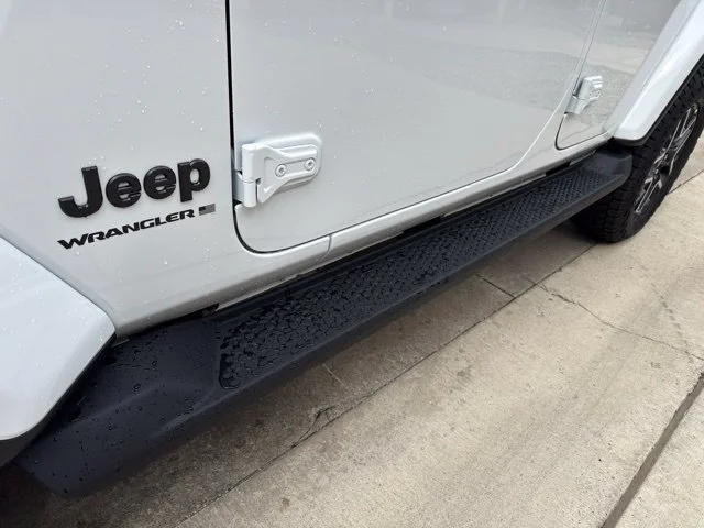 New 2027 White Jeep Sahara image 9