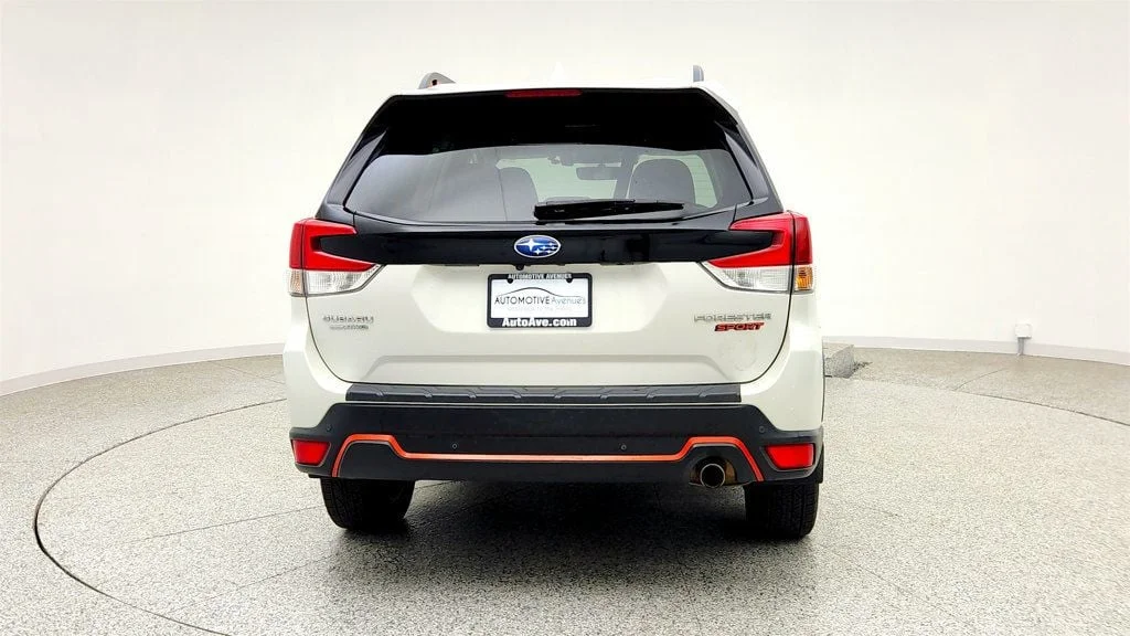 Used 2019 Crystal White Pearl Subaru 2.5i Sport w/ Multimedia Plus Audio & Blind Spot Detection image 6