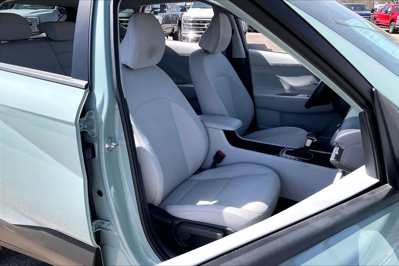 Used 2025 Mirage Green Hyundai SEL image 9