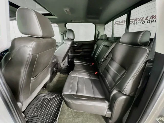 Used 2018 Silver GMC Denali image 23
