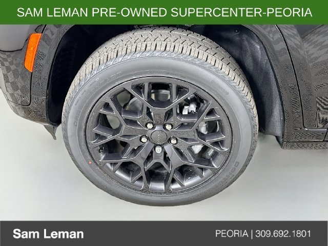 Used 2025 Black Jeep Summit image 32