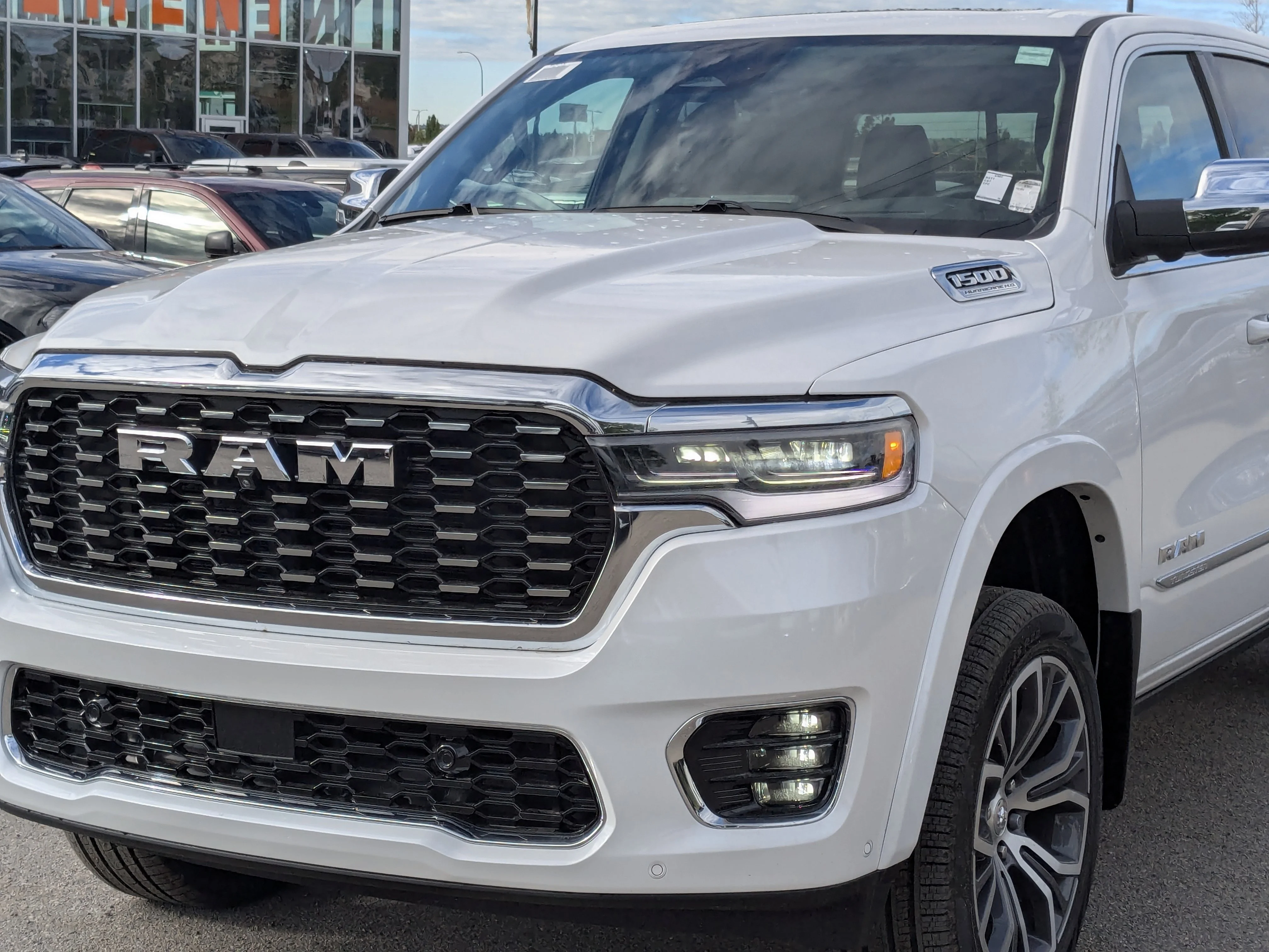 New 2026 White RAM Tungsten - - Hurricane HO Turbo - Prem Lthr - E-Locker Axle - Trailer Brake - 8-Spd Auto & More! image 10