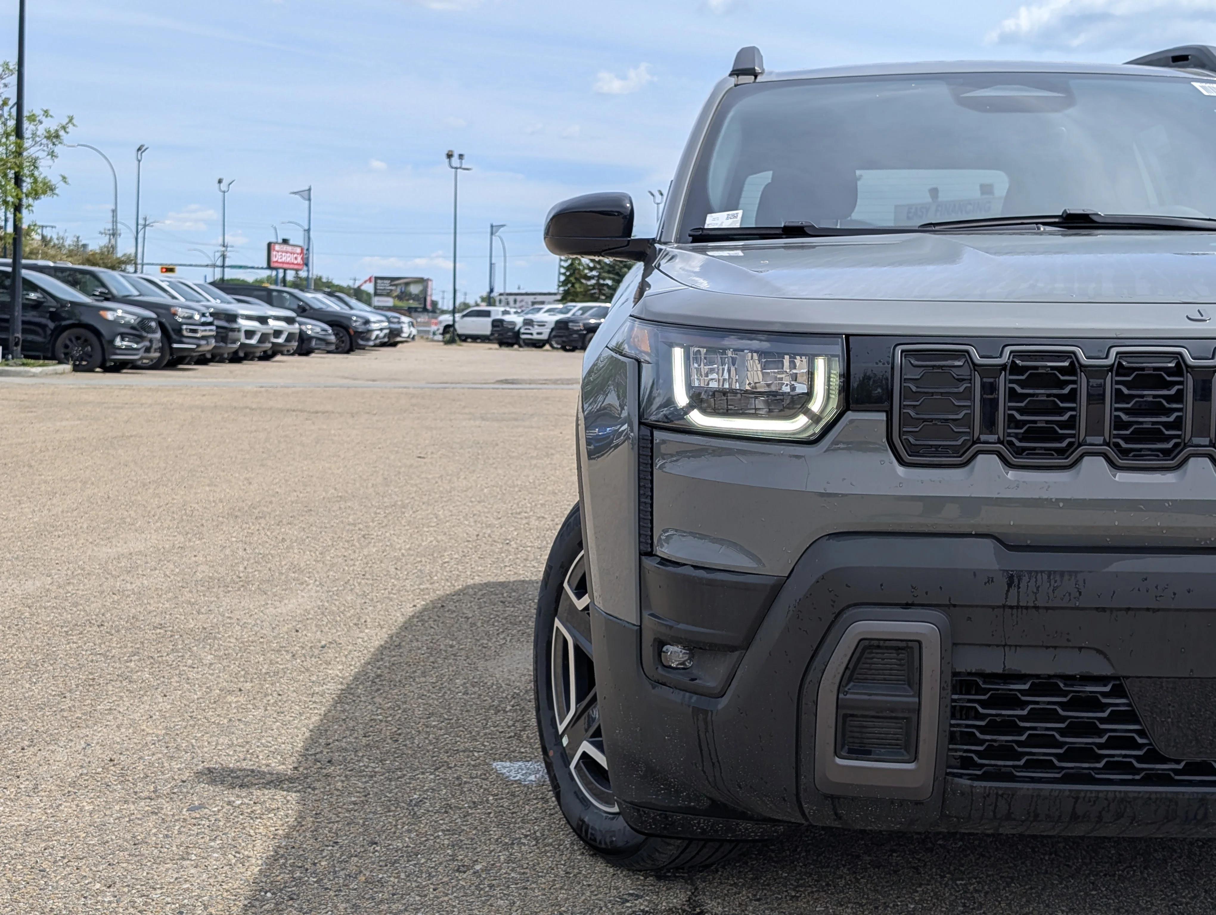 New 2026 Sting-Grey Jeep Laredo image 11