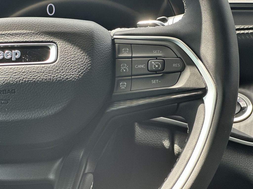 Used 2025 Silver Jeep Altitude X image 31