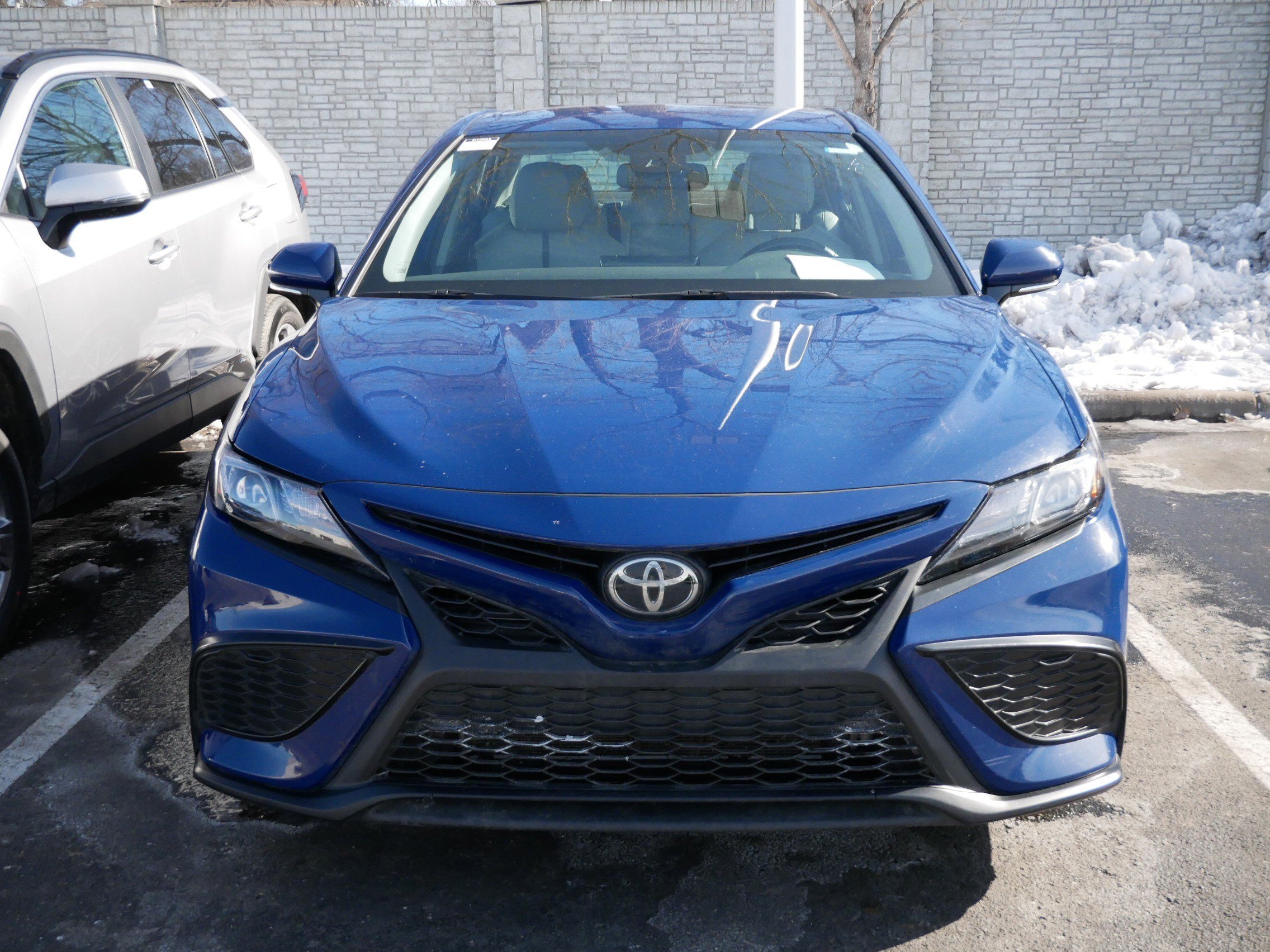 Used 2024 Toyota Camry SE with VIN 4T1T11AK6RU195622 for sale in Brooklyn Center, Minnesota