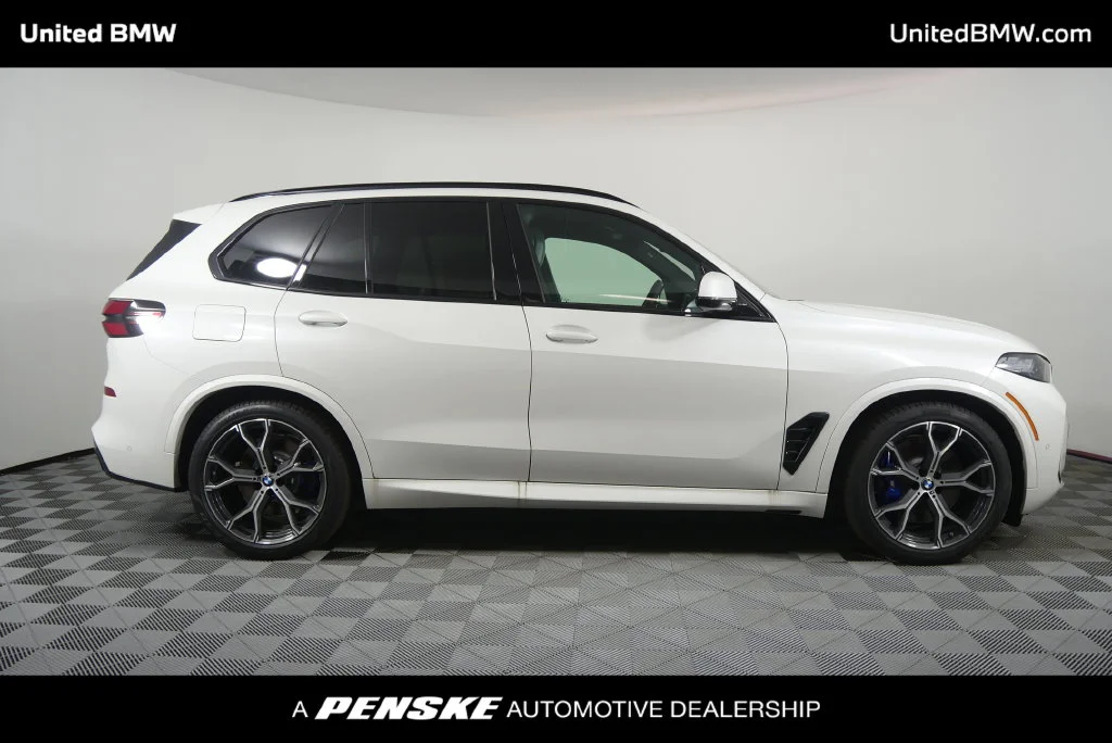 New 2026 White Metallic BMW xDrive50e image 3