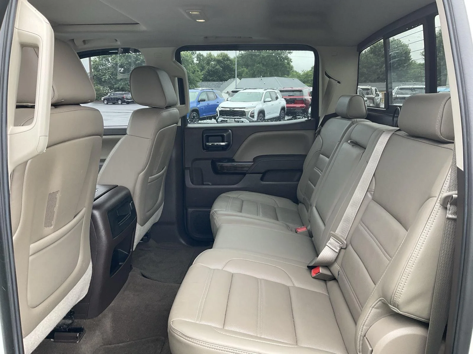 Used 2015 WHITE DIAMOND TRICOAT GMC PICKUP image 10