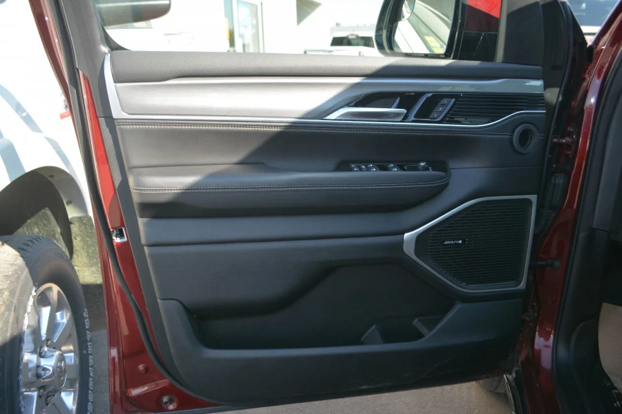 New 2022 Velvet Red Pearl Jeep Series III   -3M Protection, Floor Mats image 16