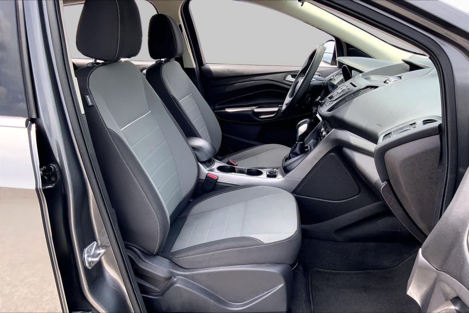 Used 2014 Sterling Gray Metallic Ford SE image 9