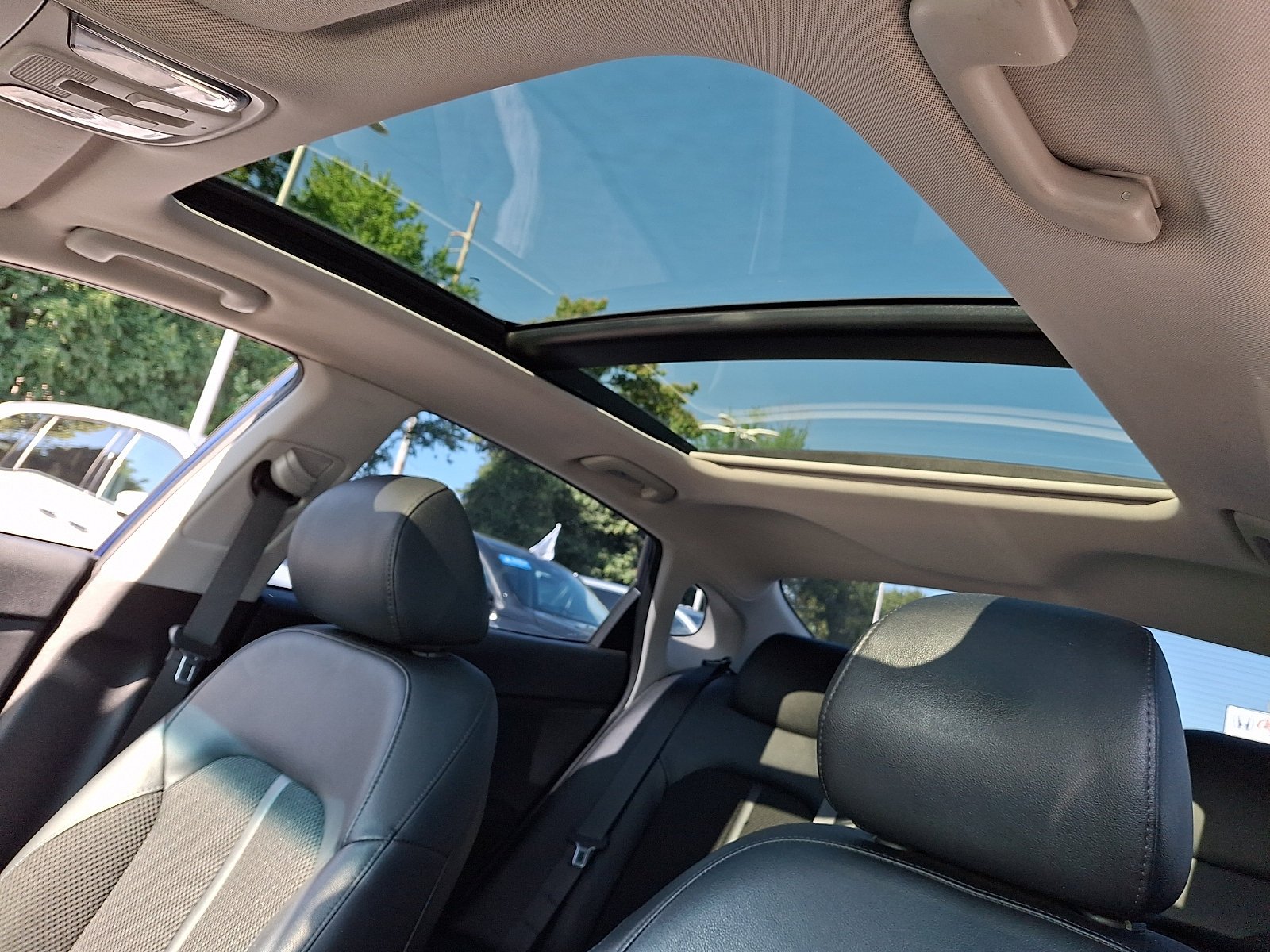 Used 2019 Horizon Blue Kia S image 12