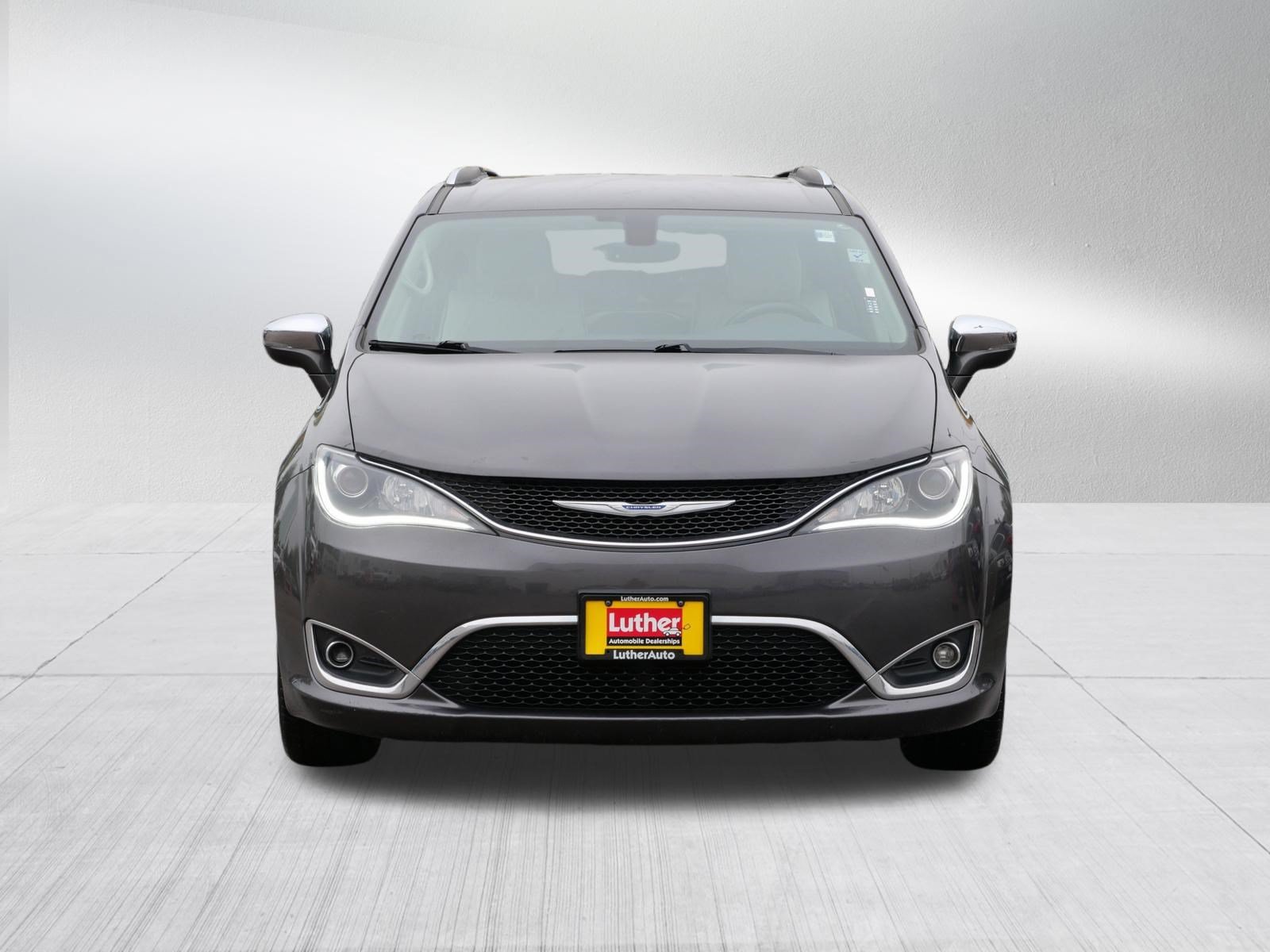 Used 2018 Chrysler Pacifica Limited with VIN 2C4RC1GG7JR252536 for sale in Vadnais Heights, Minnesota