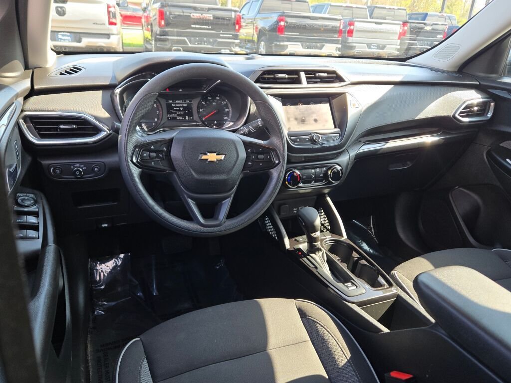 Used 2023 Gray Chevrolet LT image 17