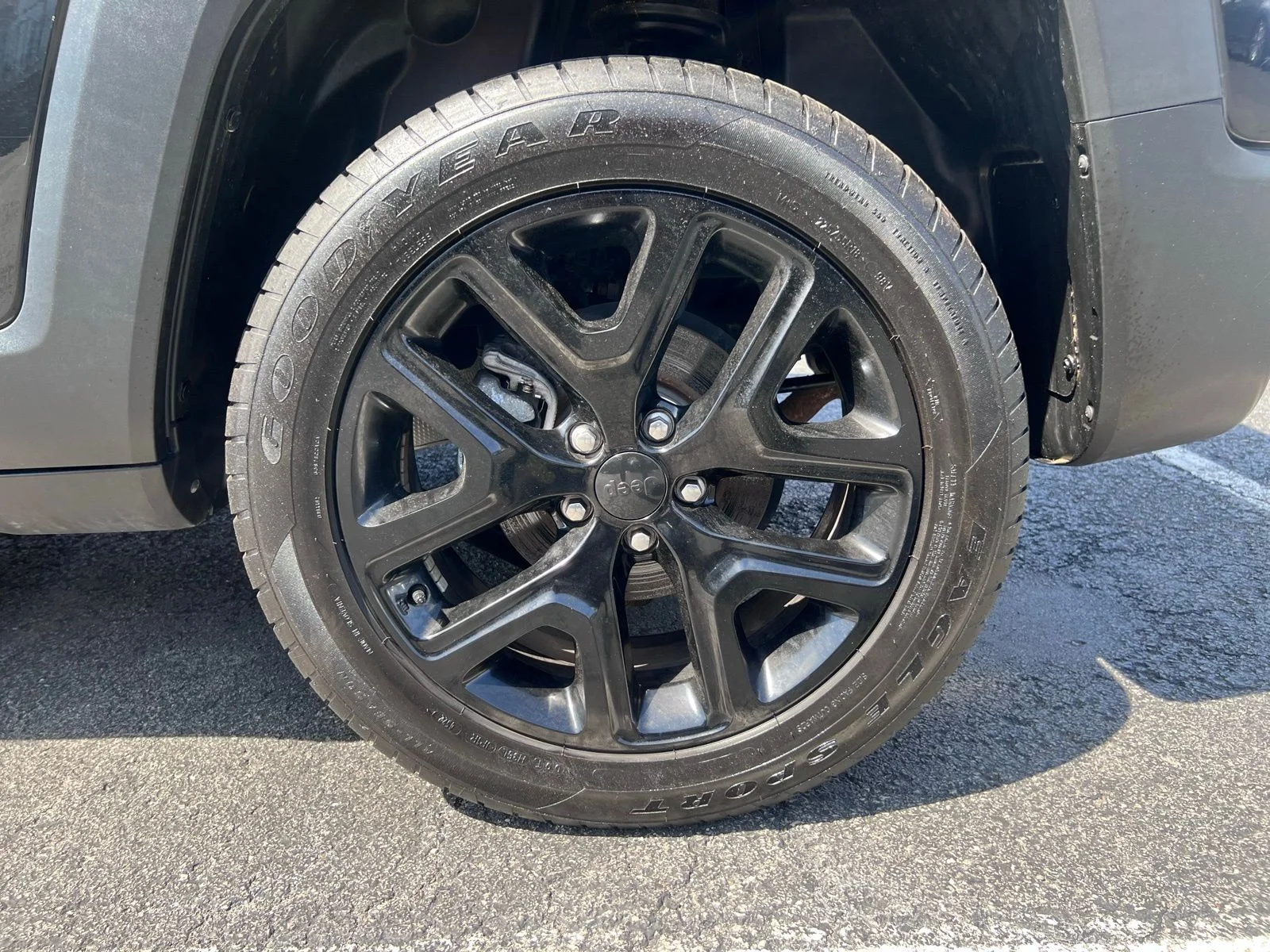 Used 2023 Black Clearcoat Jeep Altitude image 19