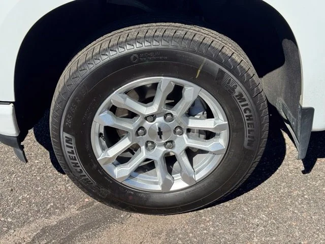 Certified Used 2022 SUMMIT WHITE Chevrolet RST image 11