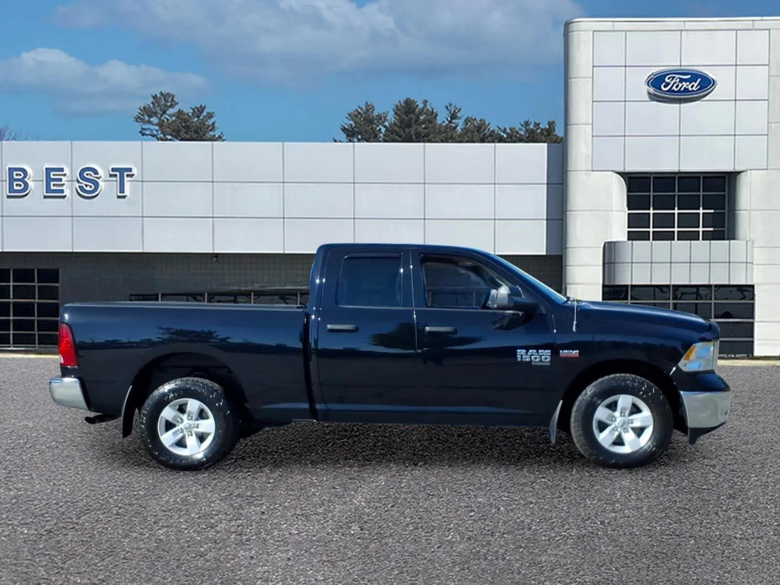 Used 2022 Diamond Black Crystal Pearlcoat Ram Tradesman image 8
