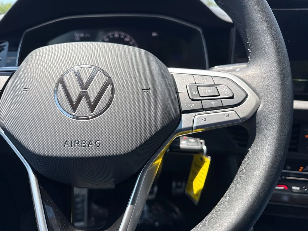 Used 2025 White Volkswagen 1.5T Sport image 14