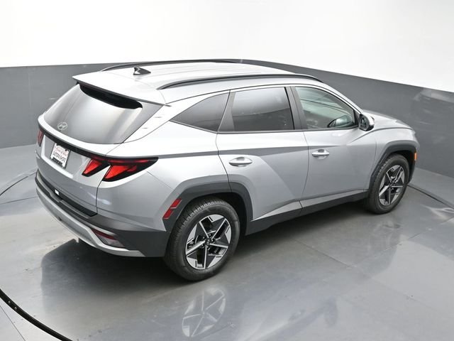 Used 2025 Silver Hyundai SEL image 43