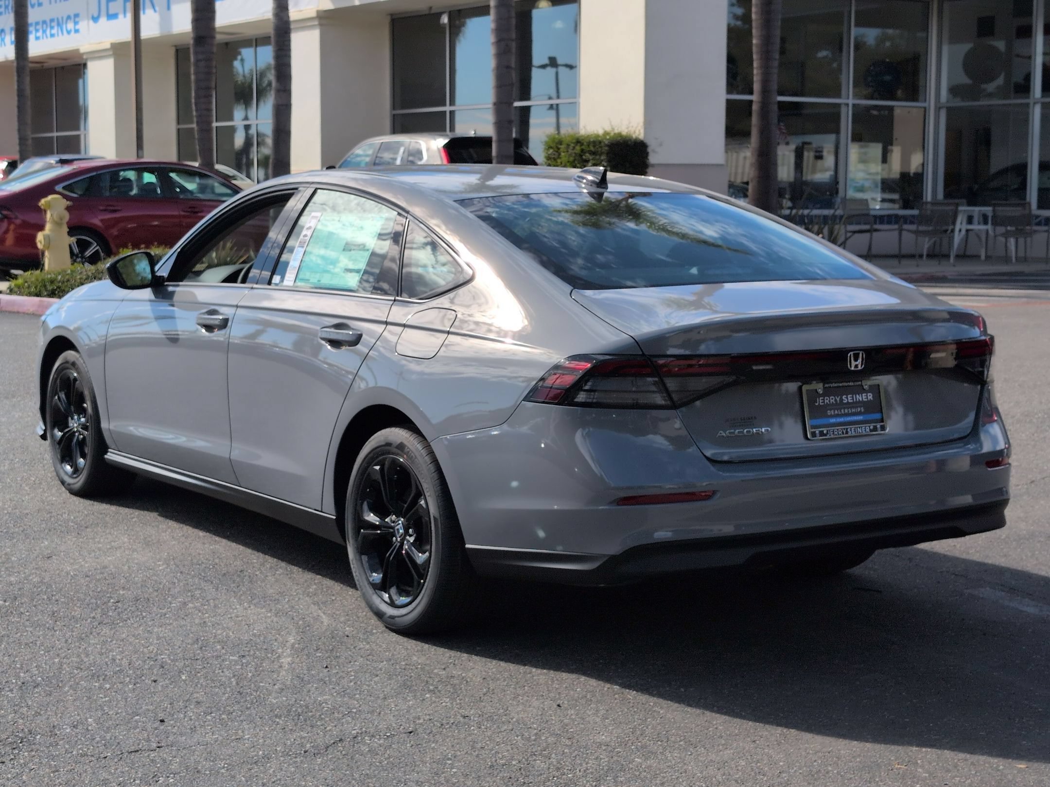 New 2025 Urban Gray Pearl Honda SE image 3