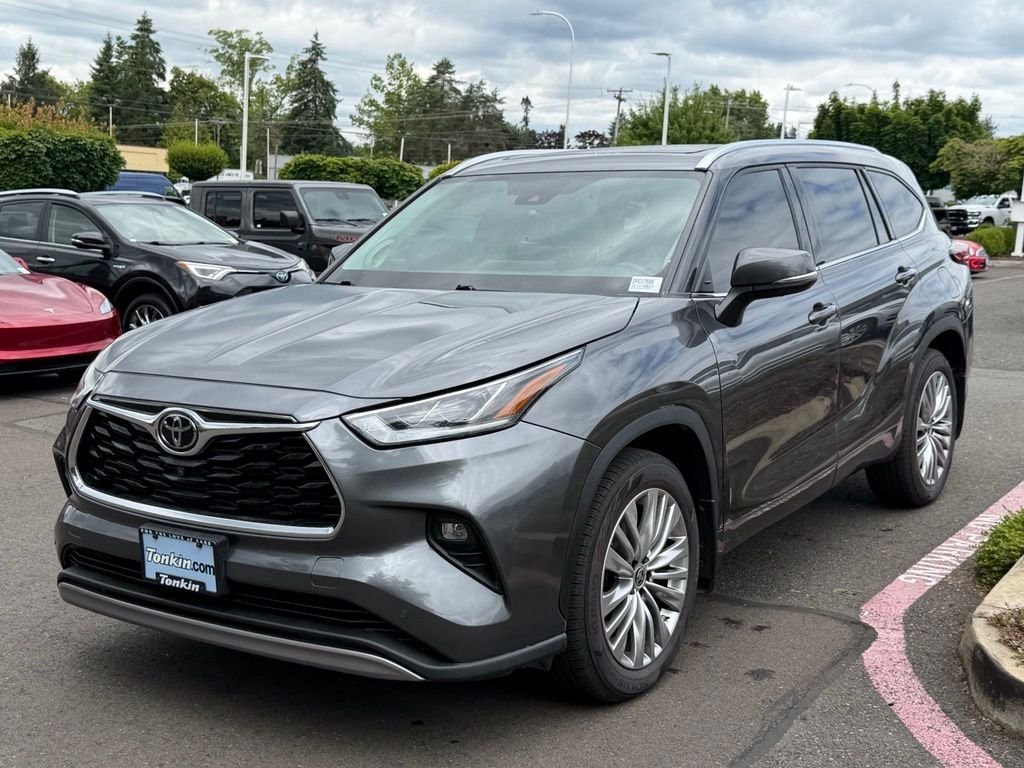 Used 2022 Magnetic Gray Metallic Toyota Platinum image 4