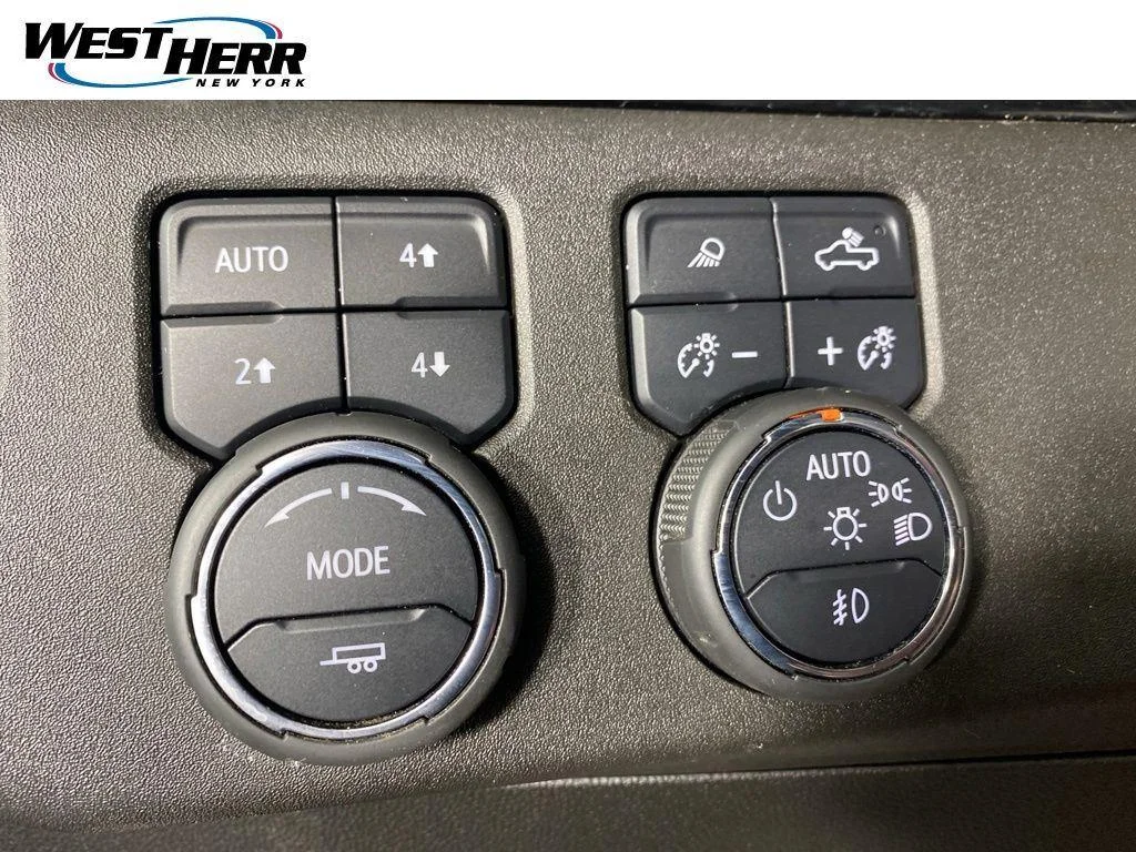 Used 2022 Summit White Chevrolet 4WD Crew Cab Short Bed RST image 12