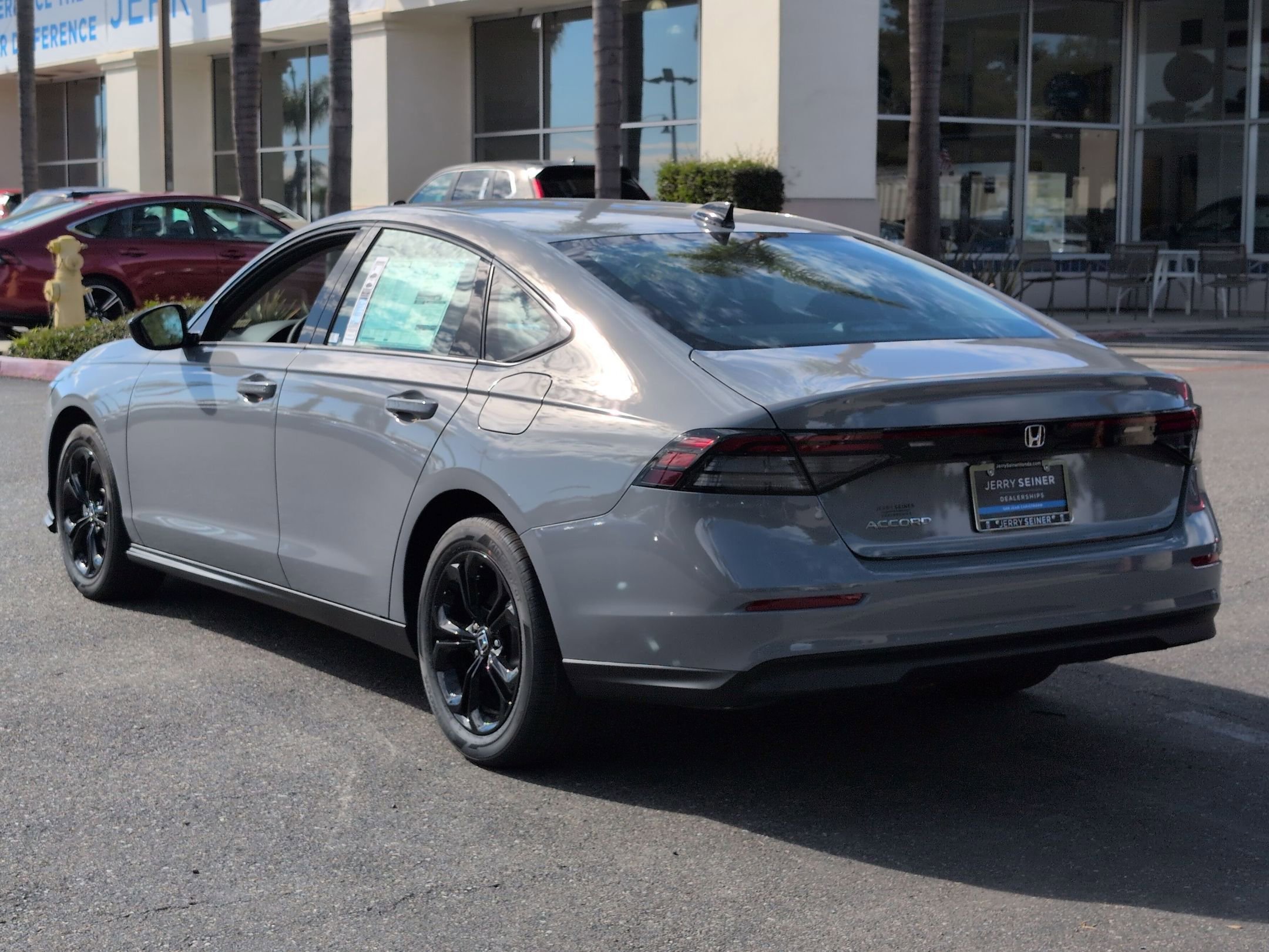 New 2025 Urban Gray Pearl Honda SE image 3