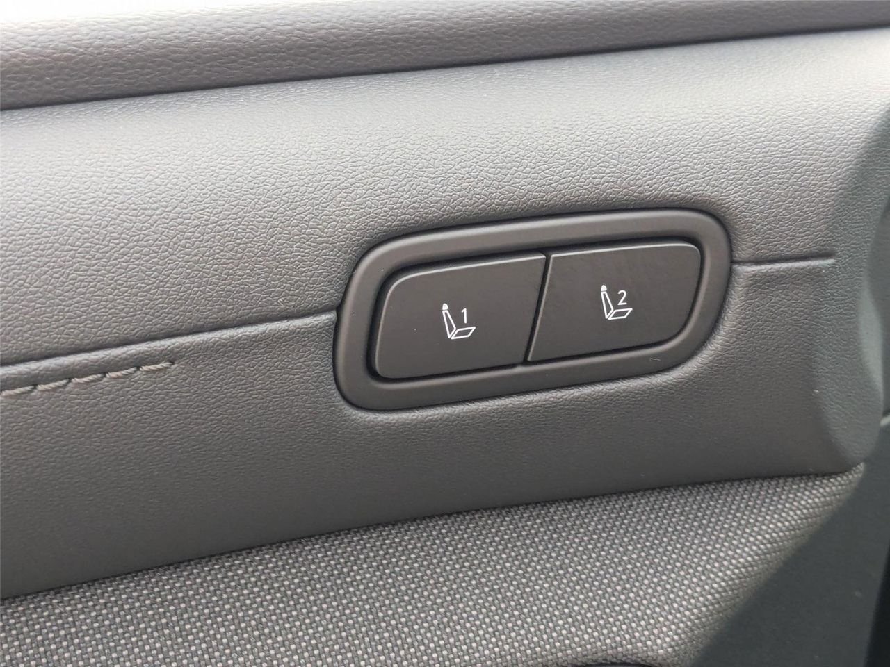 2025 Hyundai Tucson Limited - Photo 11