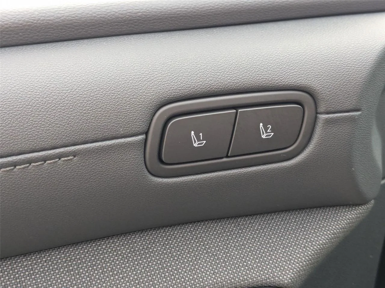 2025 Hyundai Tucson Limited - Photo 11