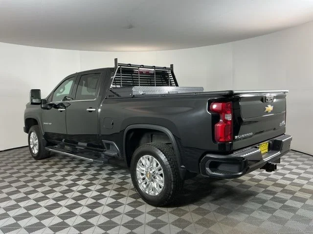 Used 2022 Black Chevrolet High Country image 6