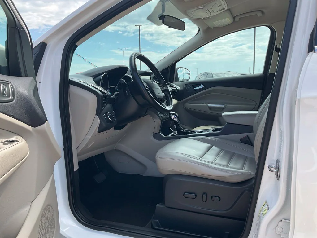 Used 2019 Ford Escape SEL with VIN 1FMCU0HD6KUA50417 for sale in McPherson, KS
