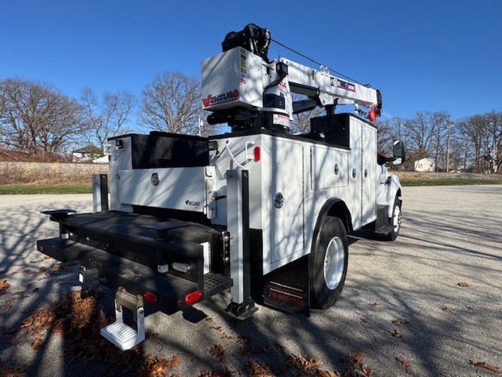 New 2025 Oxford White Ford XL image 24