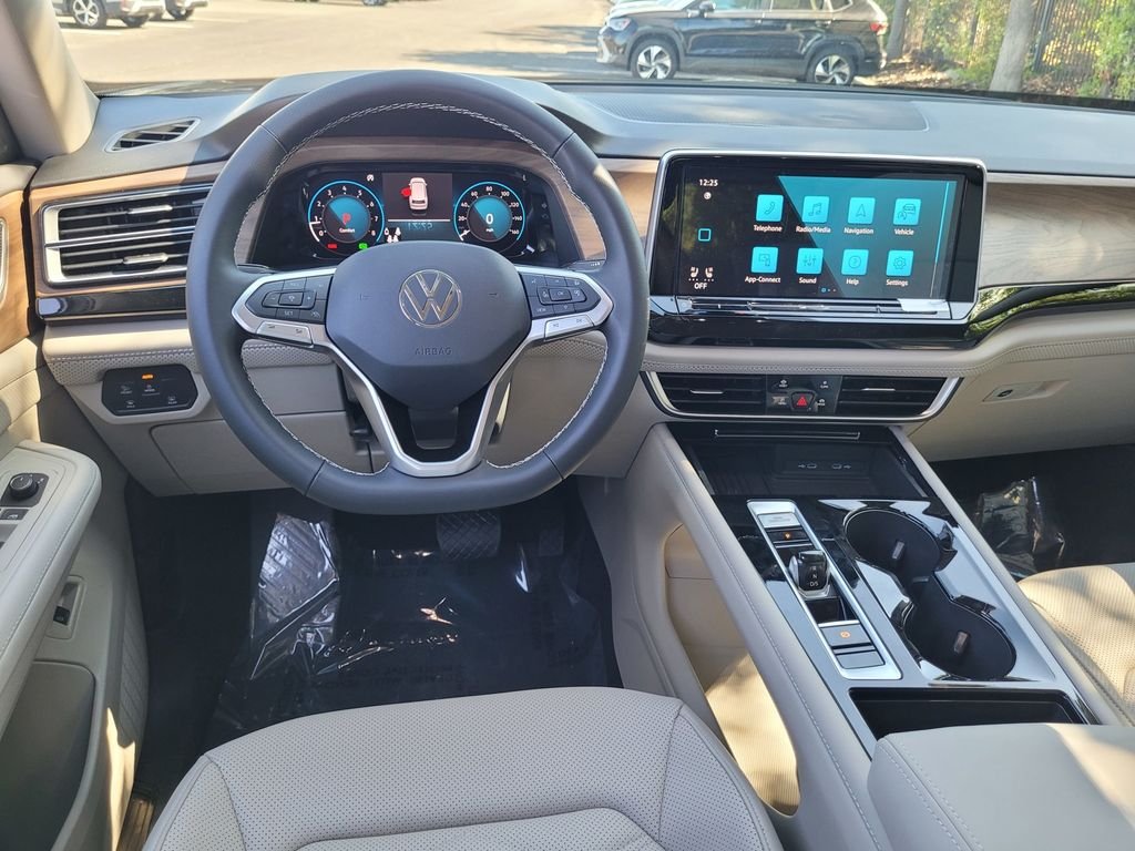 New 2026 White/off-white Volkswagen 2.0T SE w/Technology image 19