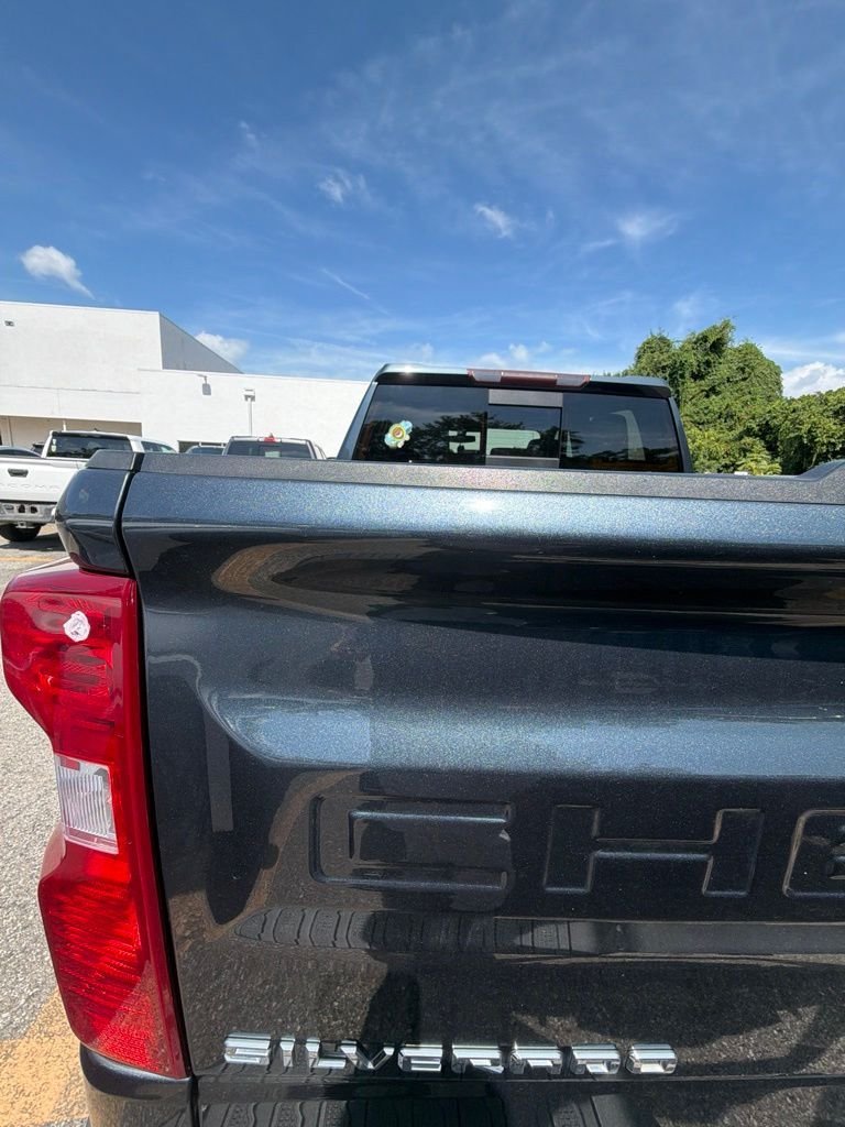 Used 2020 Gray Chevrolet LT image 10