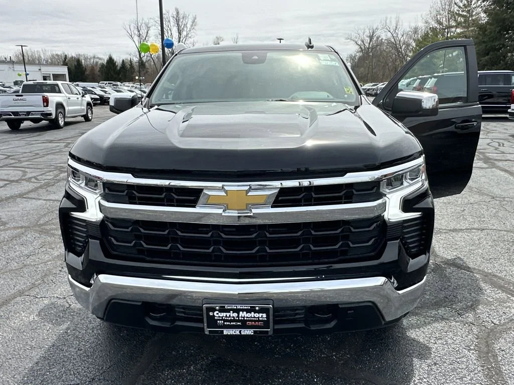 Used 2025 Black Chevrolet LT image 23