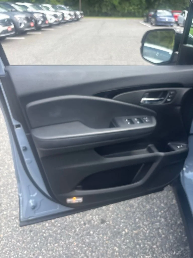 Used 2022 Blue Honda Elite image 4
