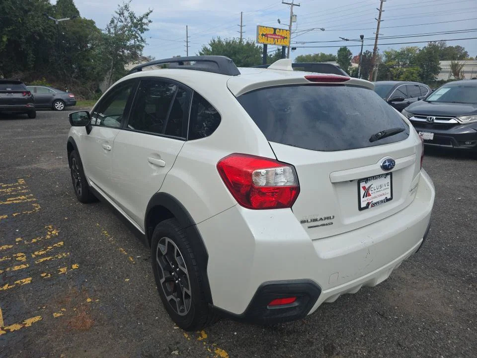 Used 2016 White Subaru 2.0i Limited image 7