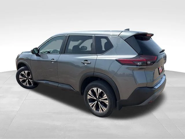 Used 2023 Gray Nissan SV image 5