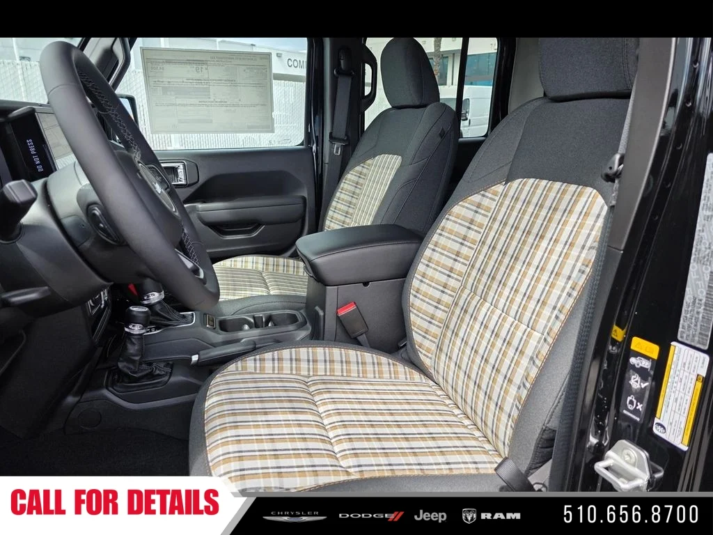New 2026 Black Clear-Coat Exterior Paint Jeep 85th Anniversary Edition image 16