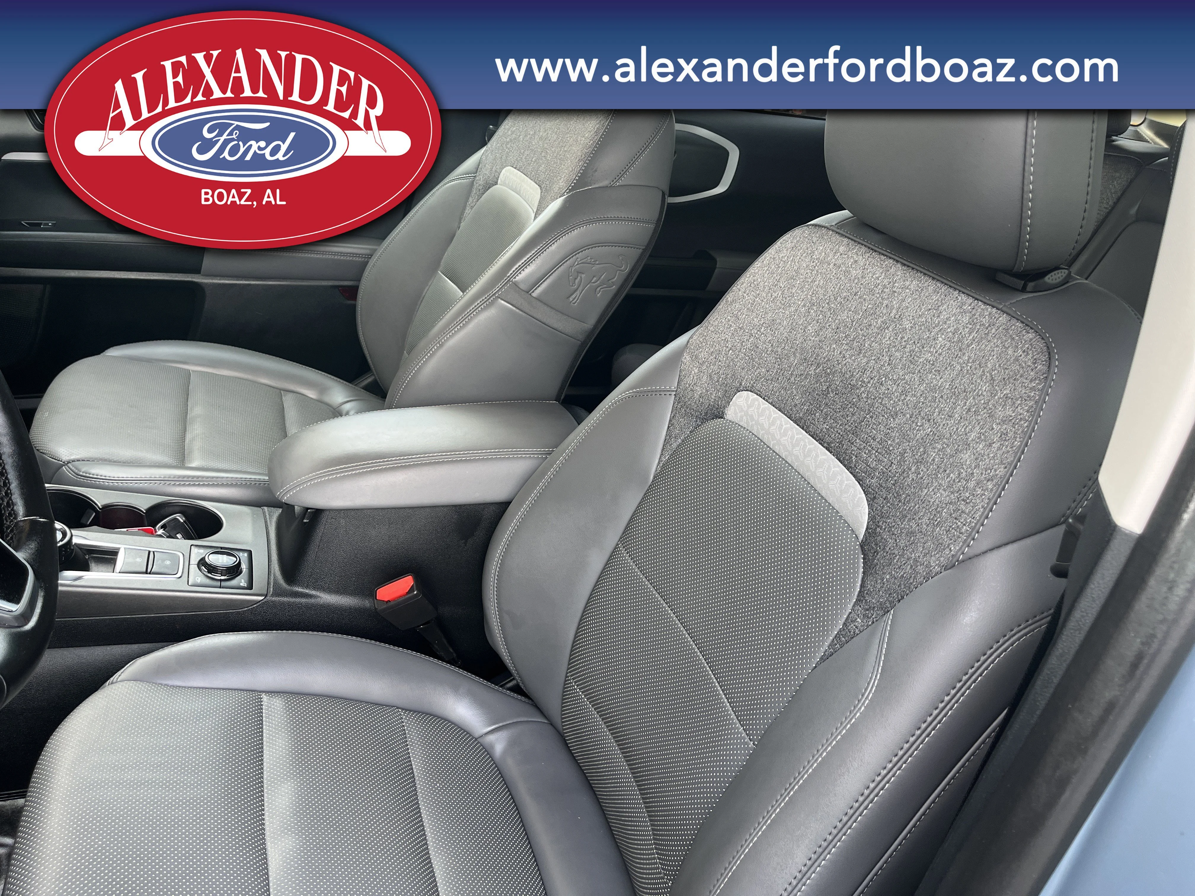 Used 2025 Blue Ford Badlands image 15