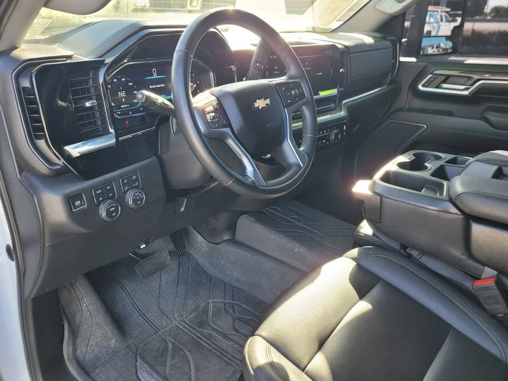 Used 2024 Summit White Chevrolet LTZ image 14