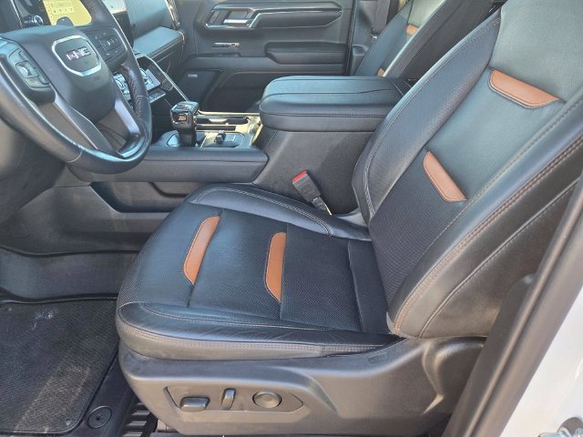 Used 2023 White GMC AT4 image 14