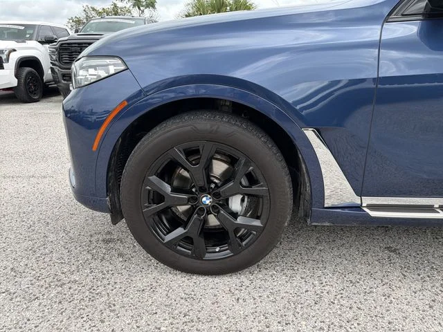 Used 2022 Blue BMW xDrive40i image 32