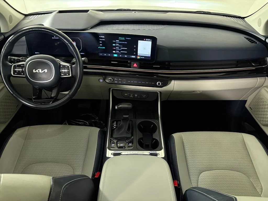 Used 2025 White Kia SX Prestige image 36