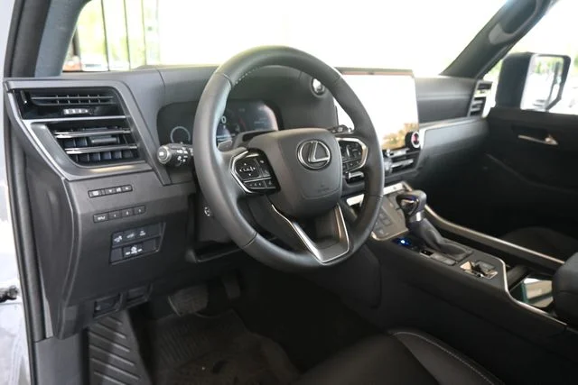 Certified Used 2026 INCOGNITO Lexus 550 Luxury+ image 23