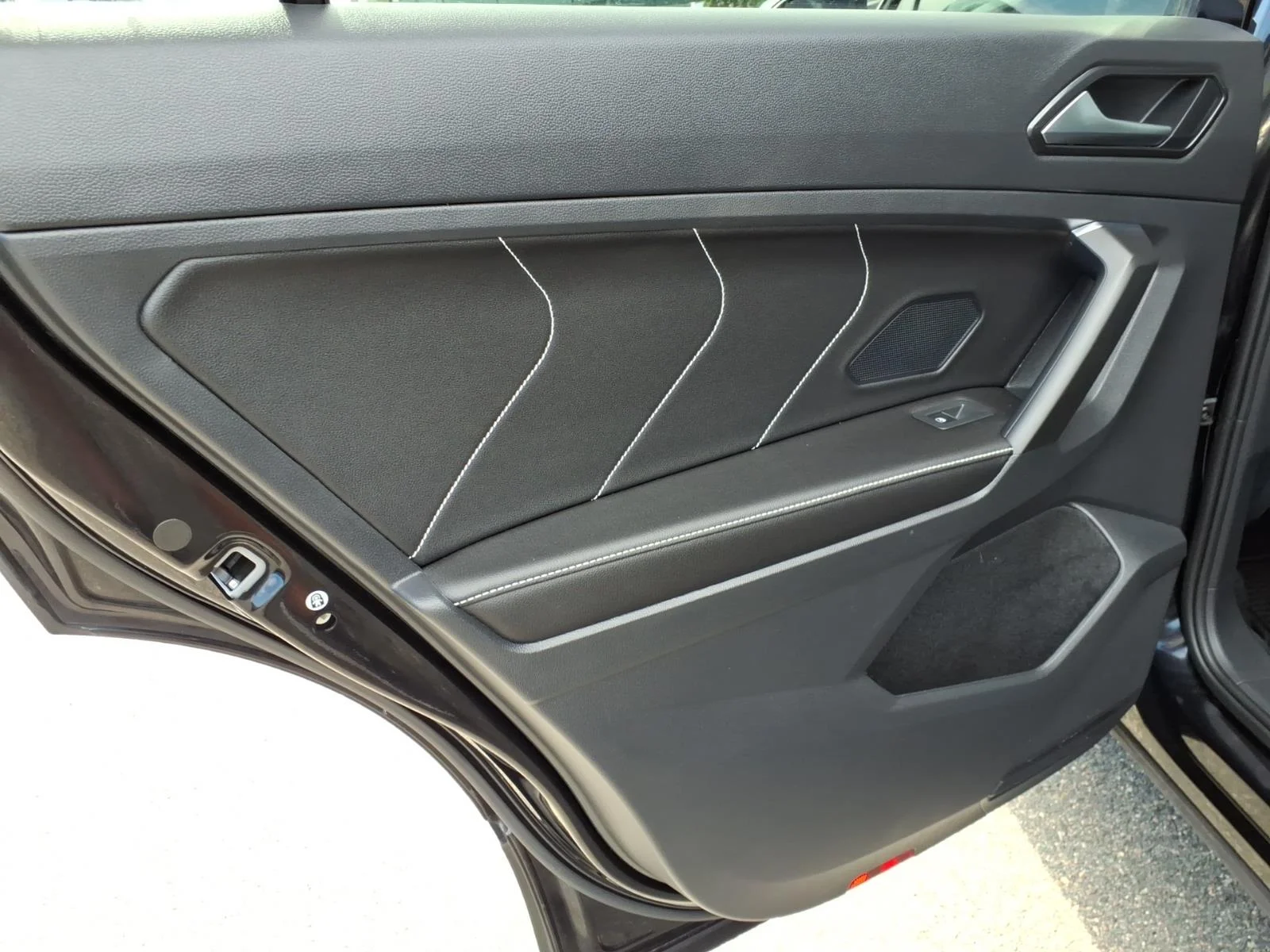 Certified Used 2023 DEEP BLACK PEARL EFFECT Volkswagen SE R-Line Black image 12