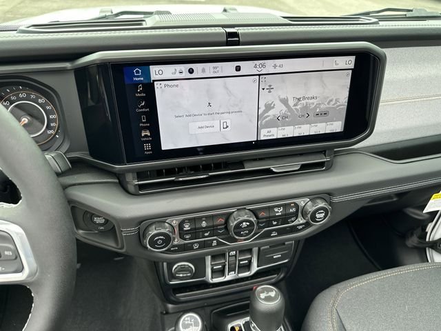 New 2025 White Jeep Sahara image 28