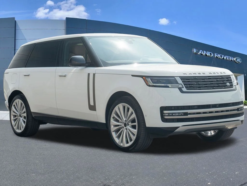 New 2026 White Land Rover SE image 3