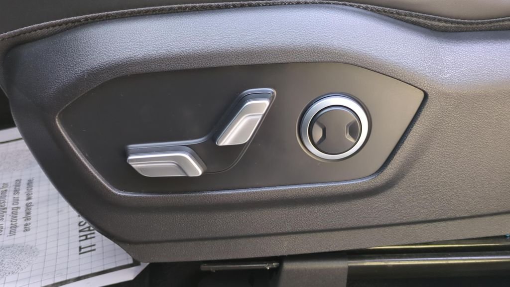 Used 2024 Silver Hyundai SEL image 16